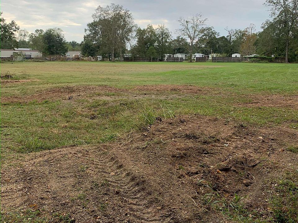 2nd image of 8407 Pertuis Rd