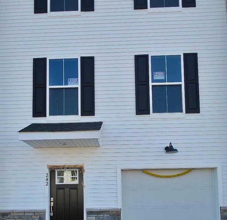 1st image of 242 Talucci Dr