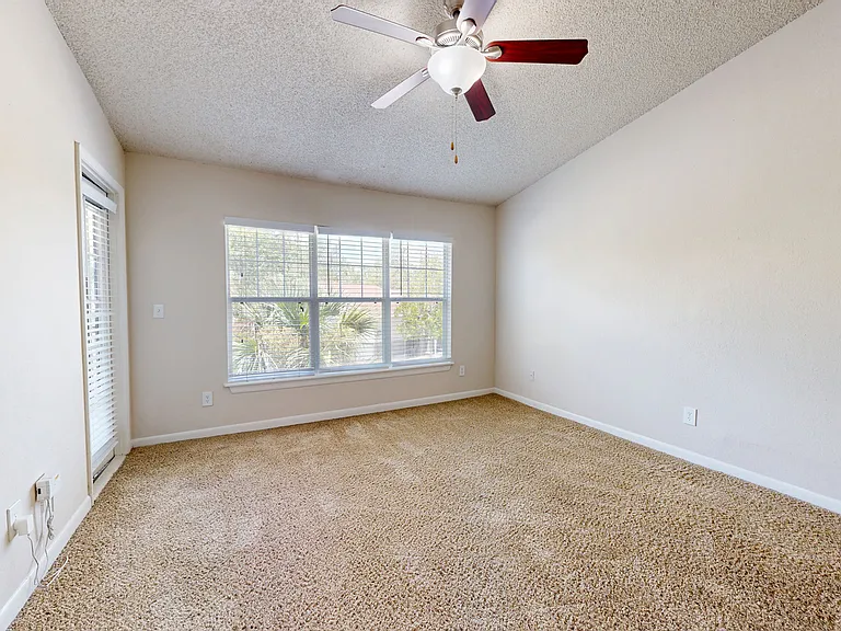 Altamira Place Apartment Homes — Photo 53