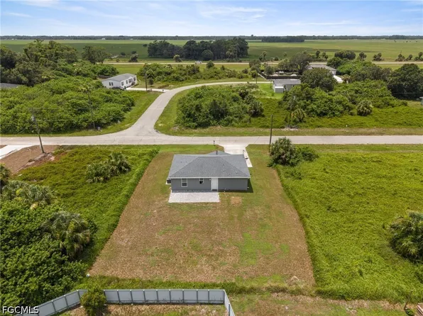 3061 Adcock Dr, Labelle, FL 33935
