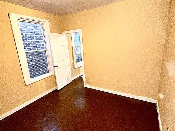 5th image of 1113 S Sacramento Blvd