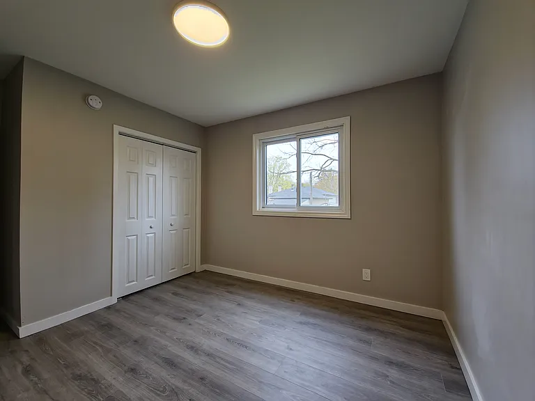 201 Alma St N #2 — Photo 14