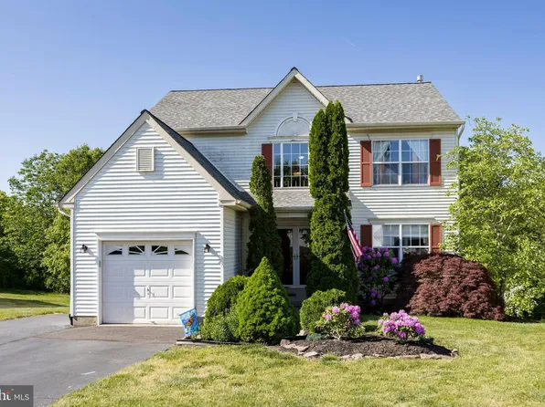 828 Red Coat Rd, Collegeville, PA 19426