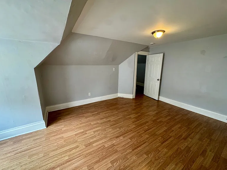 1810 Brownsville Rd — Photo 54