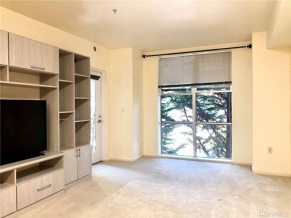 1st image of 118 107th Ave NE #304