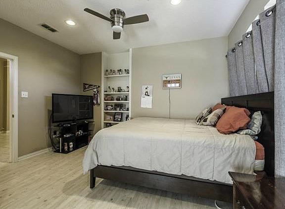 5th image of 2958 Clubhouse Cir