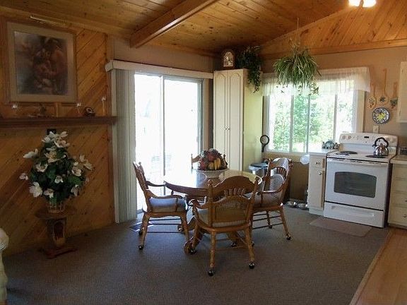 4th image of 984 Falk Ct