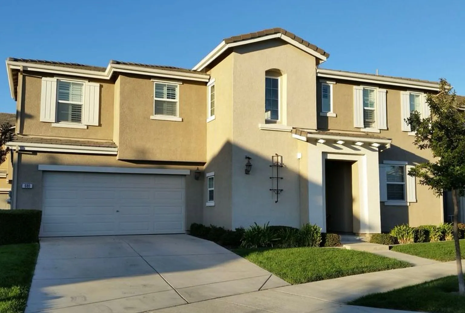 Awesome Natomas 3/2.5 Ready & Waiting For You! **Please Read Entire Ad For Viewings** — Photo 1