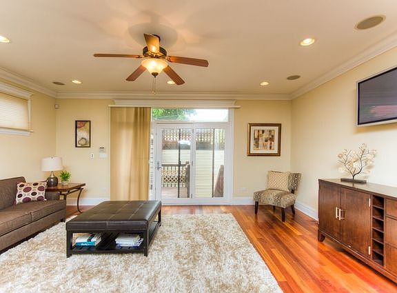 4th image of 3312 N Claremont Ave #1