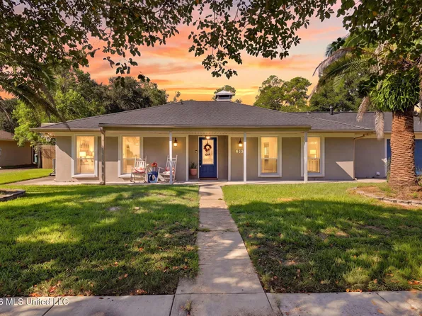 105 Johnson St, Waveland, MS 39576