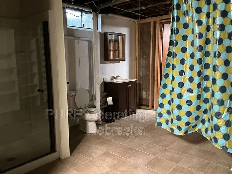 7602 Parker St — Photo 17