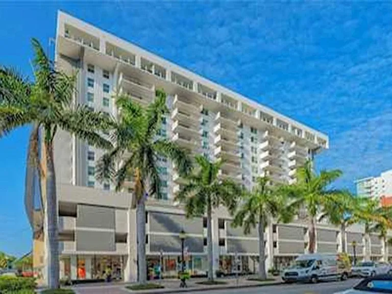 101 S Gulfstream Ave #15D — Photo 1