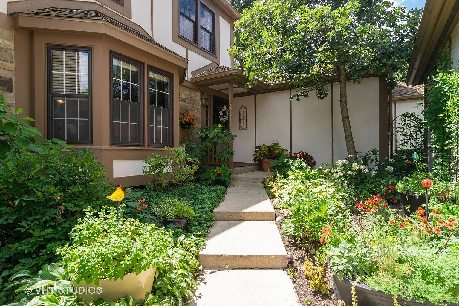 1130 Oakview Dr photo 1