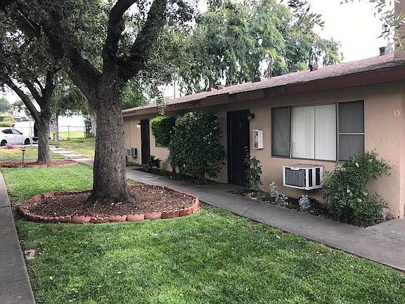 3rd image of 1226 Woodbury Ct APT A