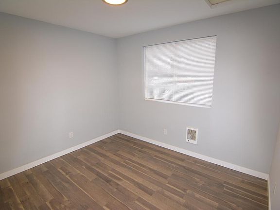 3rd image of 1523 S Sprague Ave #1523