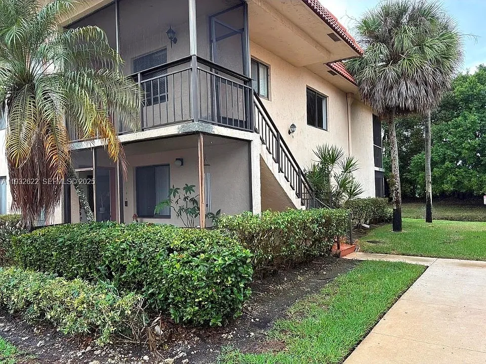 341 Lakeview Dr