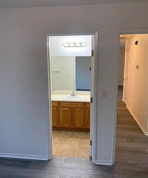950 W McIntire Ave — Photo 12