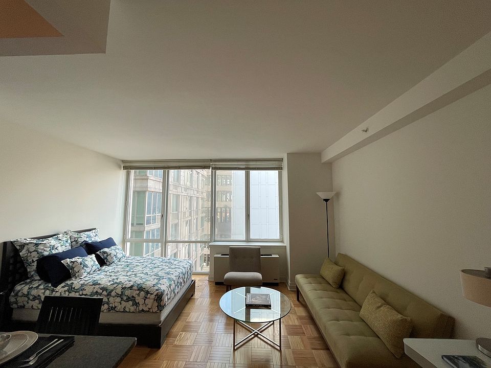 1st image of 1510 Lexington Ave APT 8M