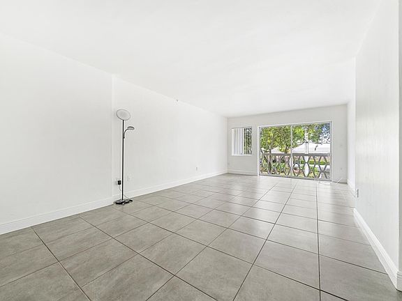 3rd image of 10001 W Bay Harbor Drive #203