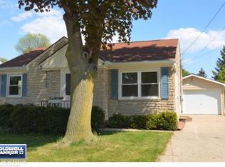 333 Deschane Pl, Green Bay, WI 54302