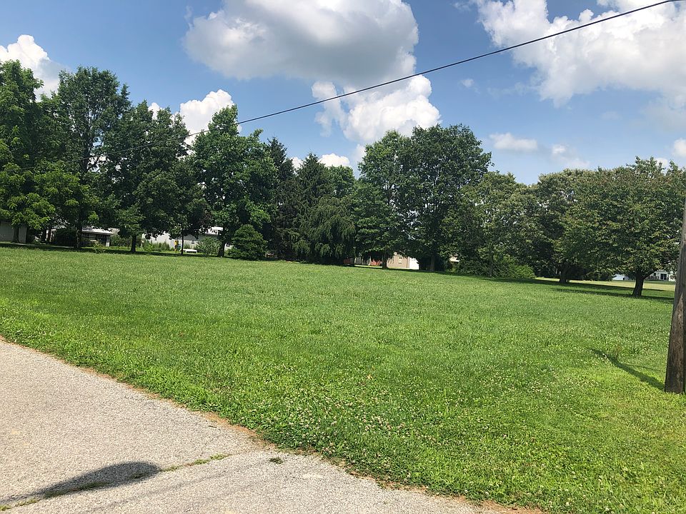 2nd image of Harclay Ct