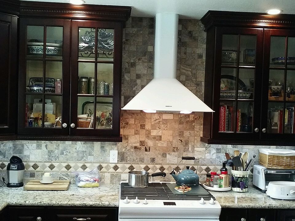 1st image of 660 Colleen Ct