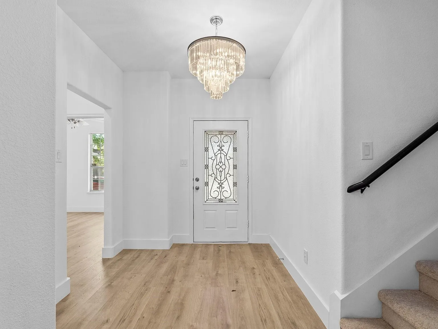 4 bed, 2492 sqft, $3,200 — Photo 3