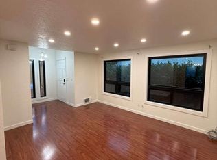 9404 Stone Ave N, Seattle, WA 98103
