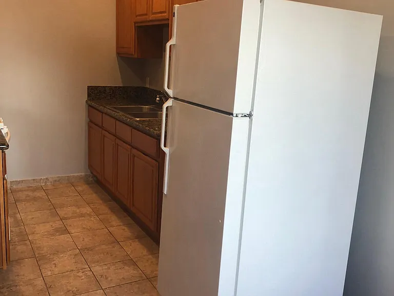 114 W Eulalia St #4 — Photo 32