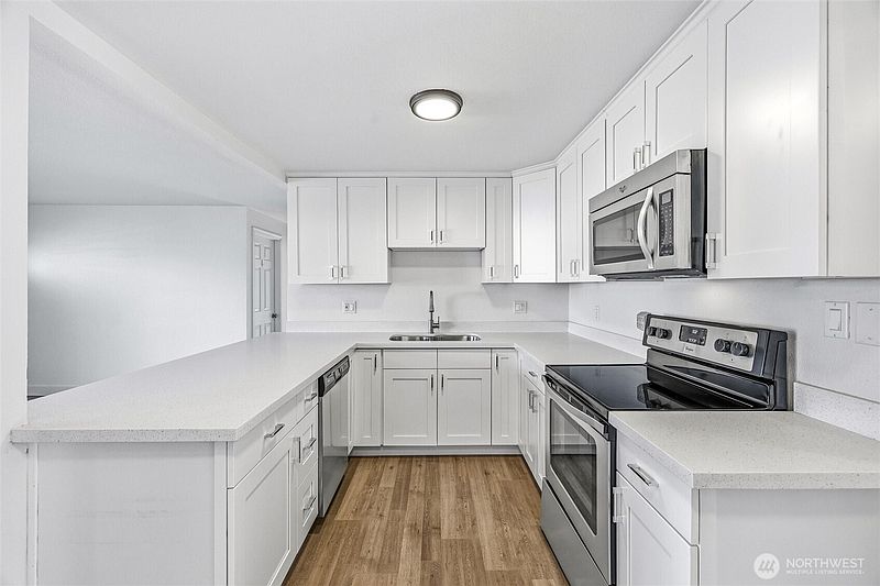 4th image of 2612 Lummi View Drive