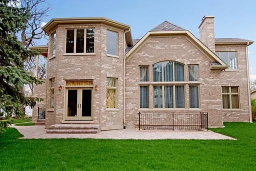 1801 Chapel Ct — Photo 2