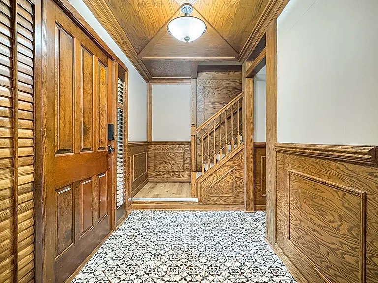 5674 Arthur St NE — Photo 4