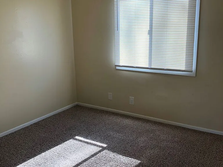 4013 Westover Rd SE — Photo 5