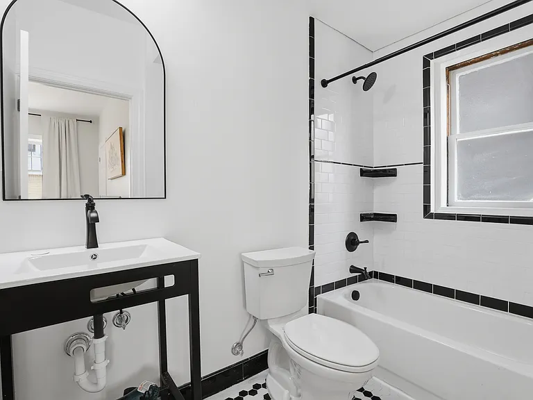 4635 John R St — Photo 15