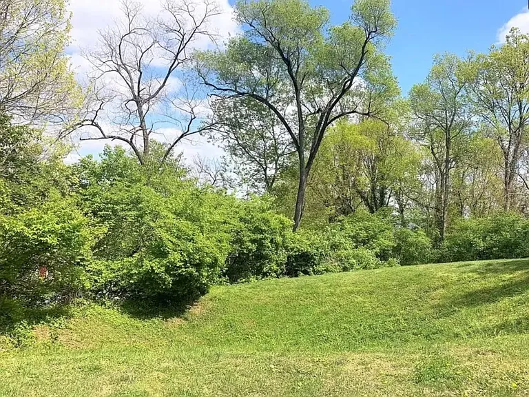 2550 Cleinview Ave — Photo 17