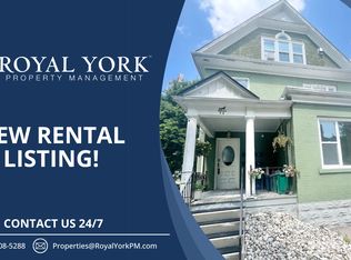98 Church St #B, Kitchener, ON N2G 2S2