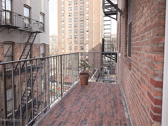2nd image of 227 W 116th St APT 4A