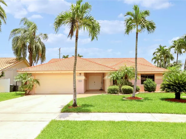 9496 Sun Pointe Dr, Boynton Beach, FL 33437