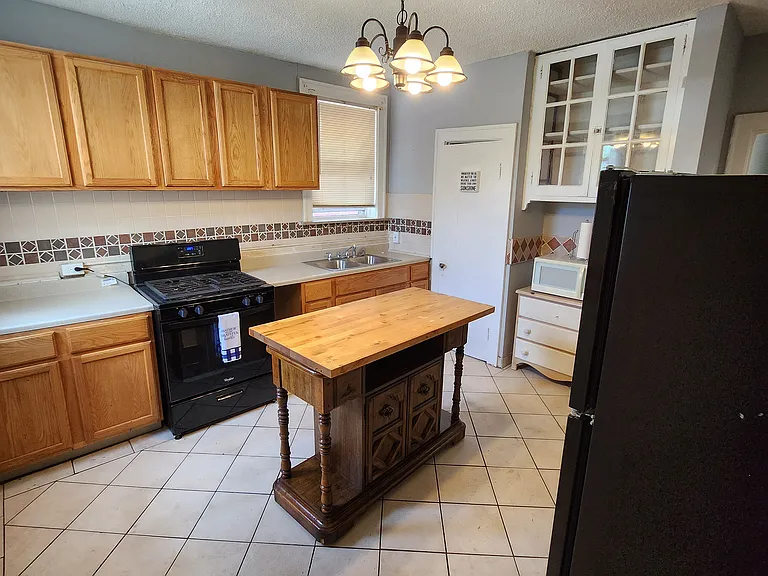 4856 Farlin Ave — Photo 1