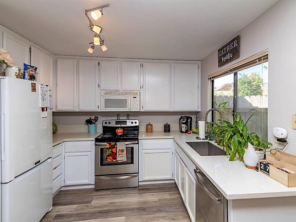 5th image of 1267 Fall Creek Way