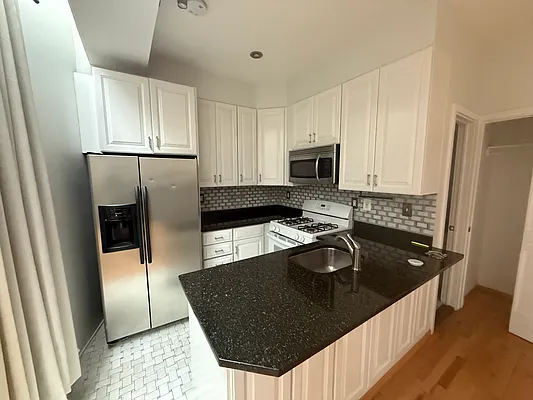 Rented by Voro, LLC | media 5