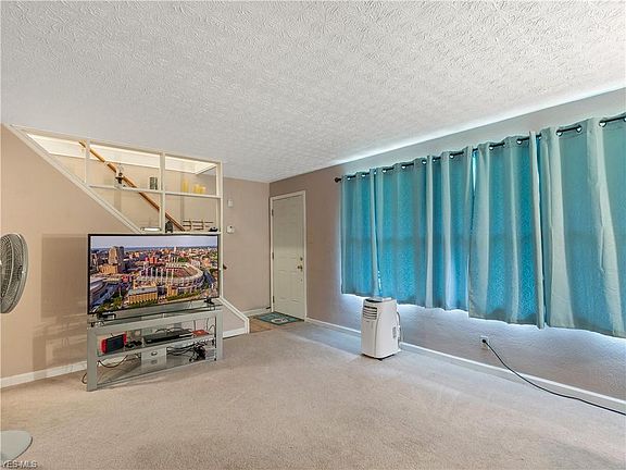 5th image of 2384 Giffels Dr