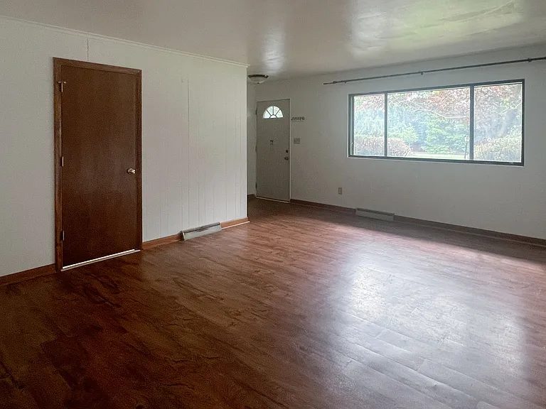 2634 N Salisbury St — Photo 3
