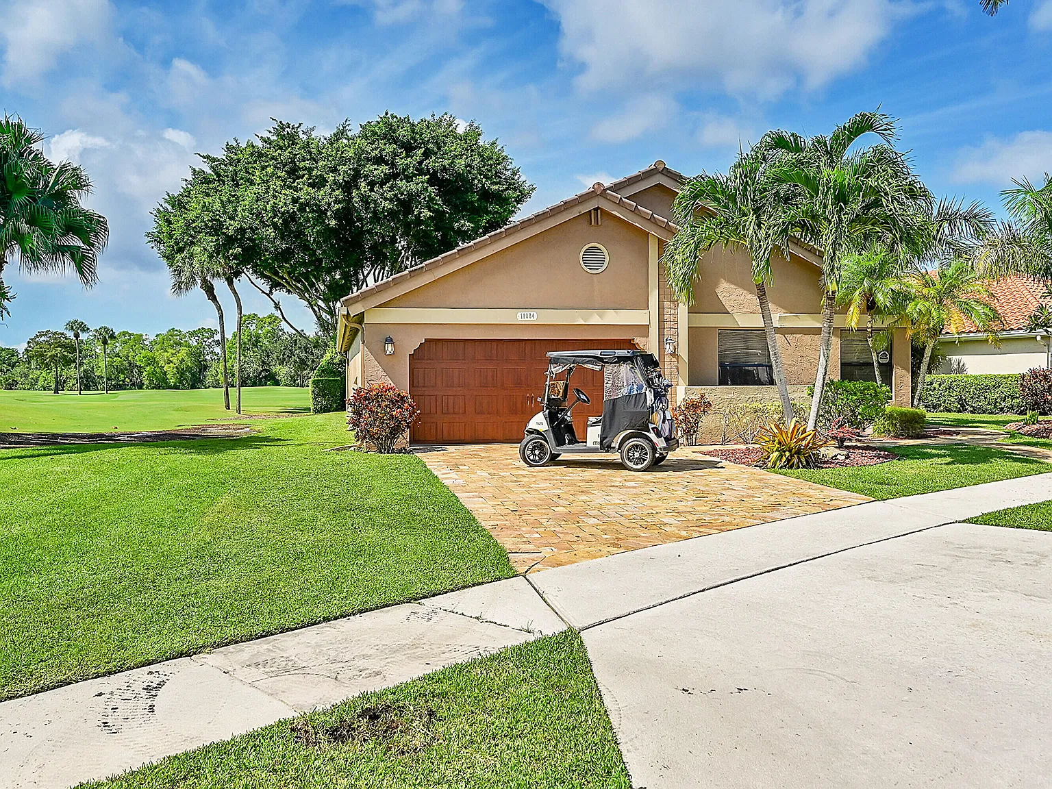 2 bed, 2.0 bath, 2008 sqft, $13,000 — Photo 4