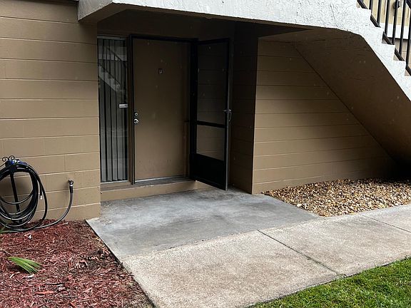 2nd image of 130 Jasmine Woods Ct