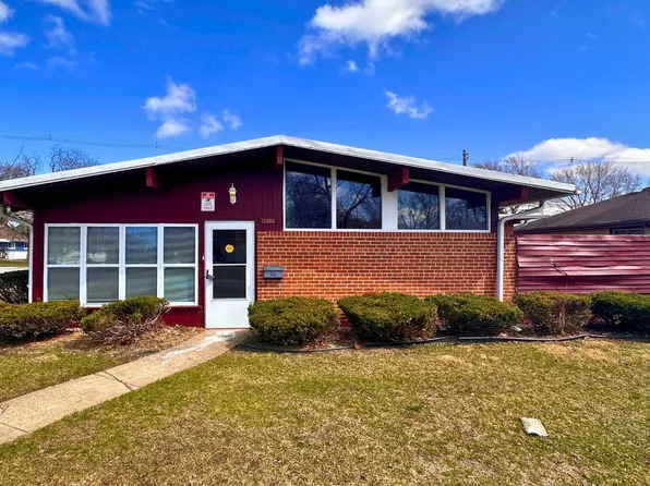 15203 Meadow Ln, Dolton, IL 60419