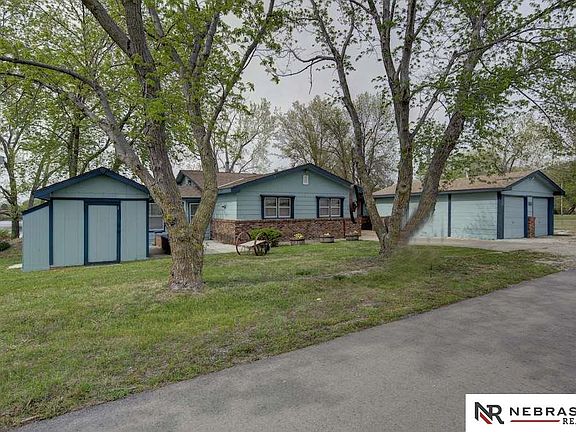 2nd image of 3025 Sunset Dr