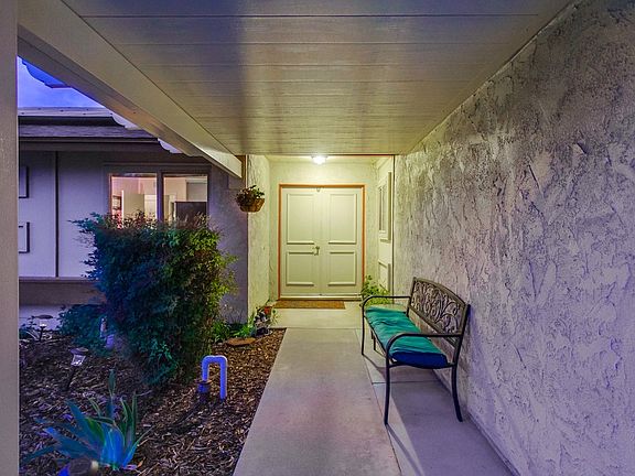 3rd image of 1829 N San Diego Ave