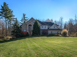 9480 Winterberry Ln, Kirtland Hills, OH 44060