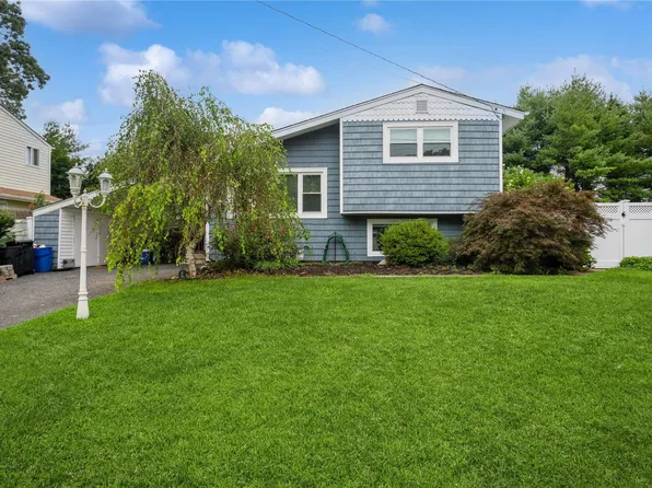 122 Tudor Road, Centereach, NY 11720